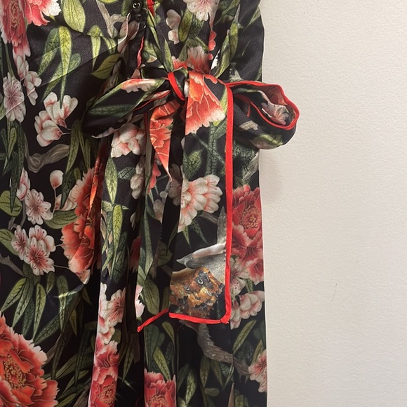 We are HAH Dress Womens Small wrap around Perfectly Tailored MIDI Dress Floral - Picture 5 of 12